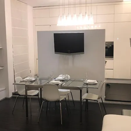 Vatican 3th Floor * רומא